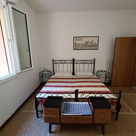 Saragozza Guest House โบโลญญา ภายนอก รูปภาพ