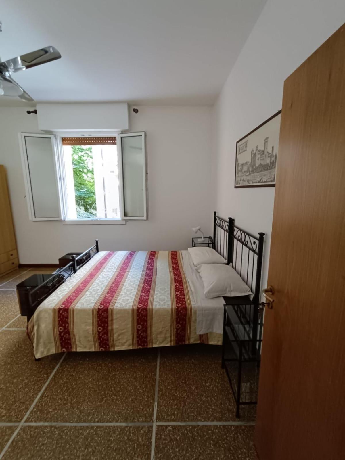 Saragozza Guest House โบโลญญา ภายนอก รูปภาพ