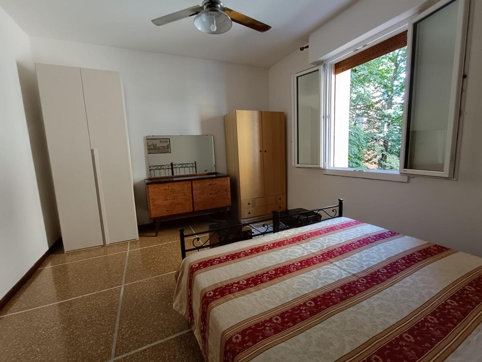 Saragozza Guest House โบโลญญา ภายนอก รูปภาพ