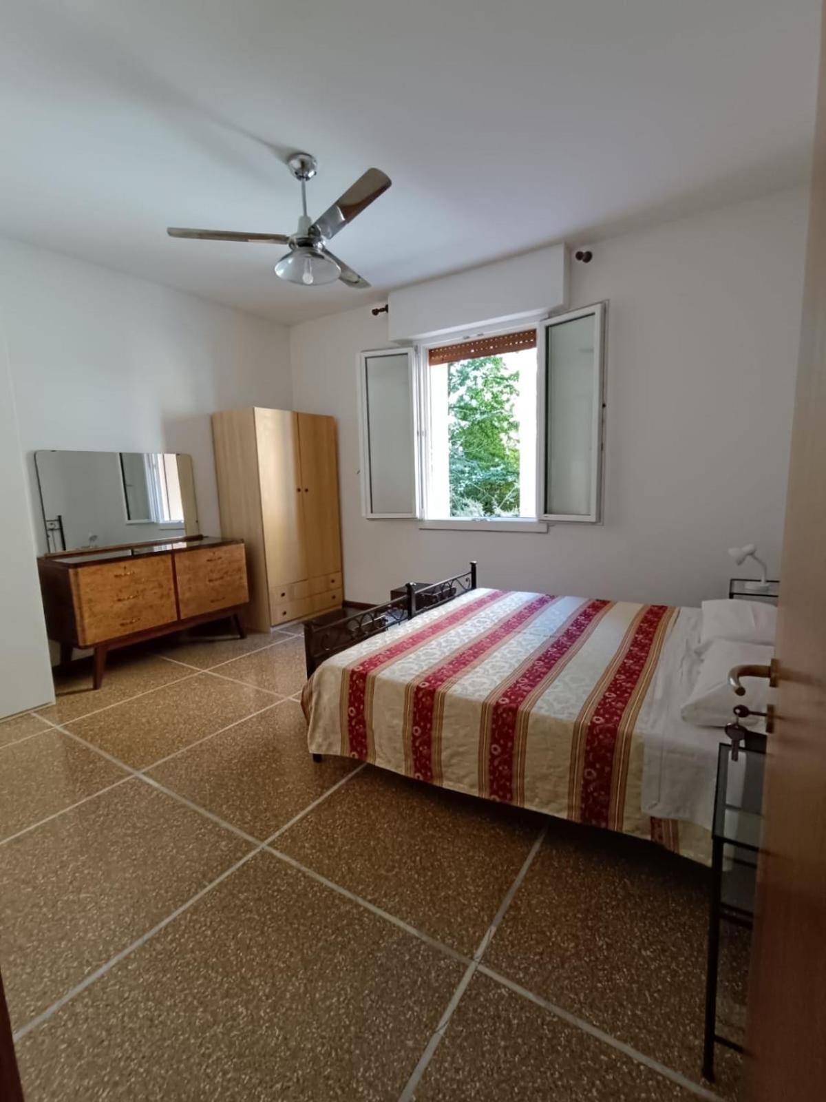 Saragozza Guest House โบโลญญา ภายนอก รูปภาพ